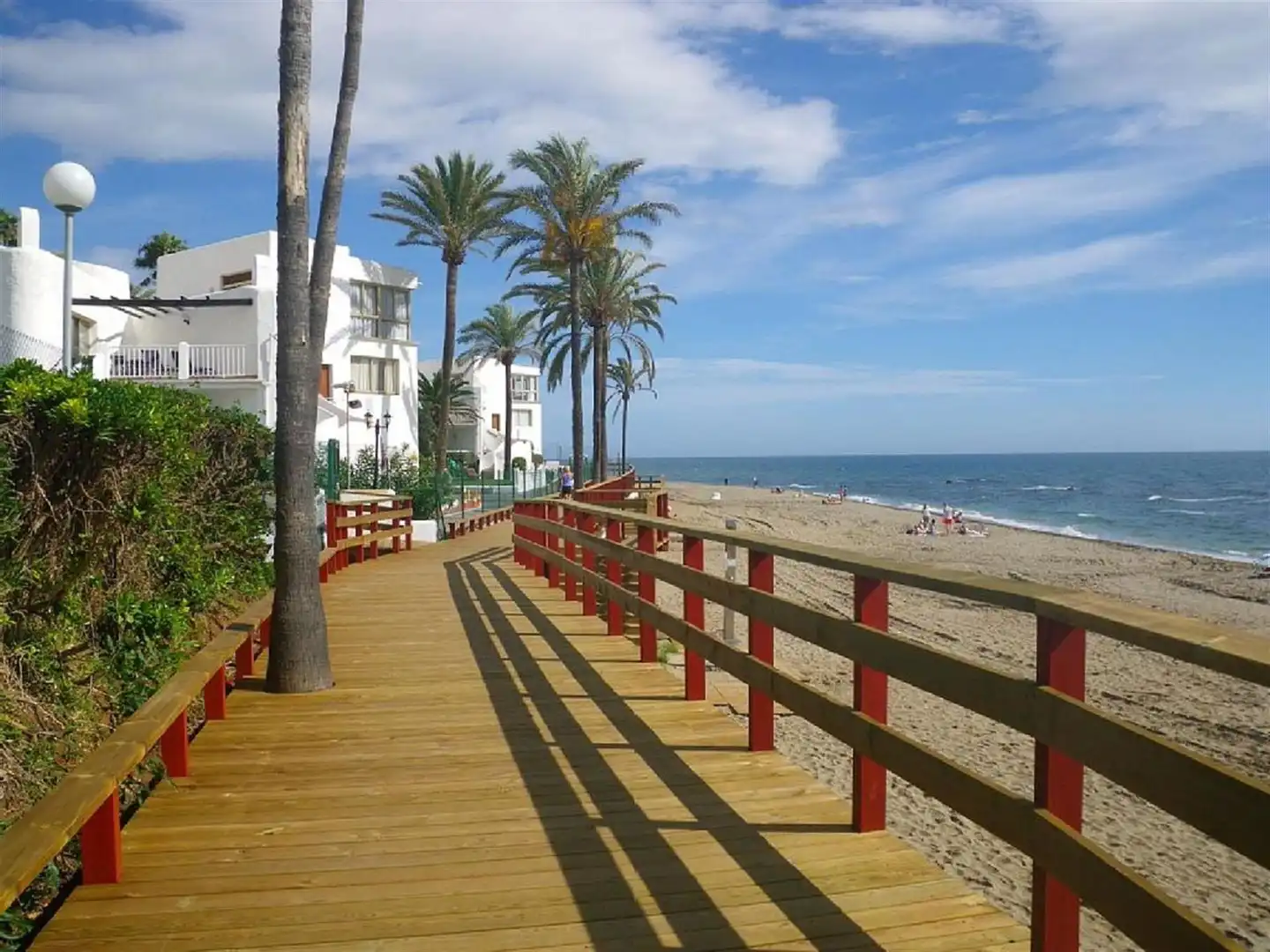 Außenansicht von Wohnung zur Miete in Mijas mit Klimaanlage, Heizung und Privatgarten