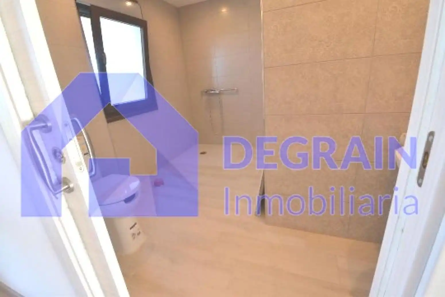 Dormitori de Casa o xalet en venda en Oviedo  amb Terrassa