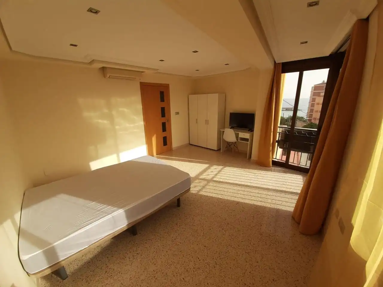 Schlafzimmer von Wohnung zur untervermieten in Villajoyosa / La Vila Joiosa mit Möbliert