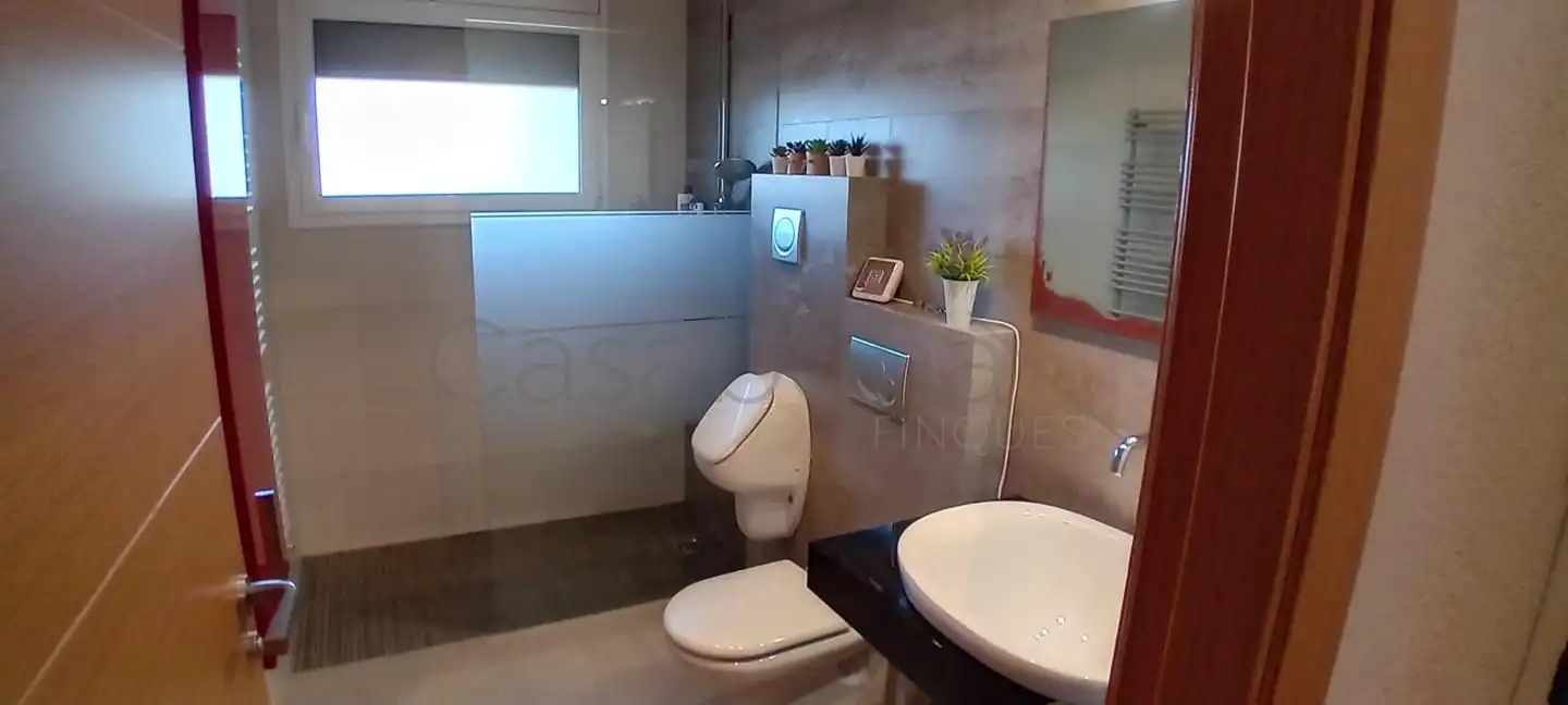 Baño de Casa o chalet en venta en Sant Vicenç de Torelló con Calefacción, Jardín privado y Terraza