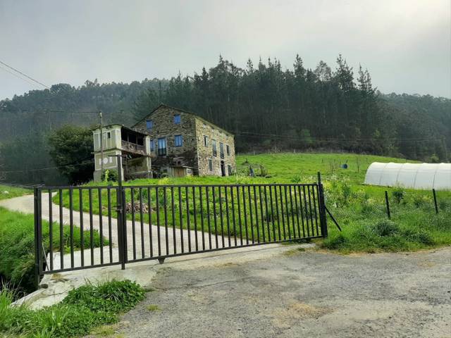 Casa-chalet en Venta en N/A en Castropol