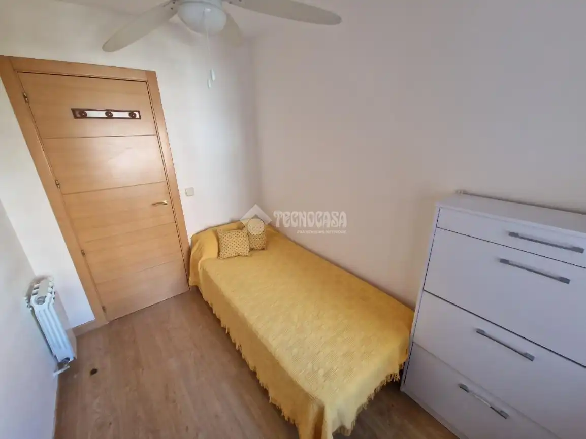 Bedroom of Flat for rent in Alcorcón  with Heating, Furnished and Community pool