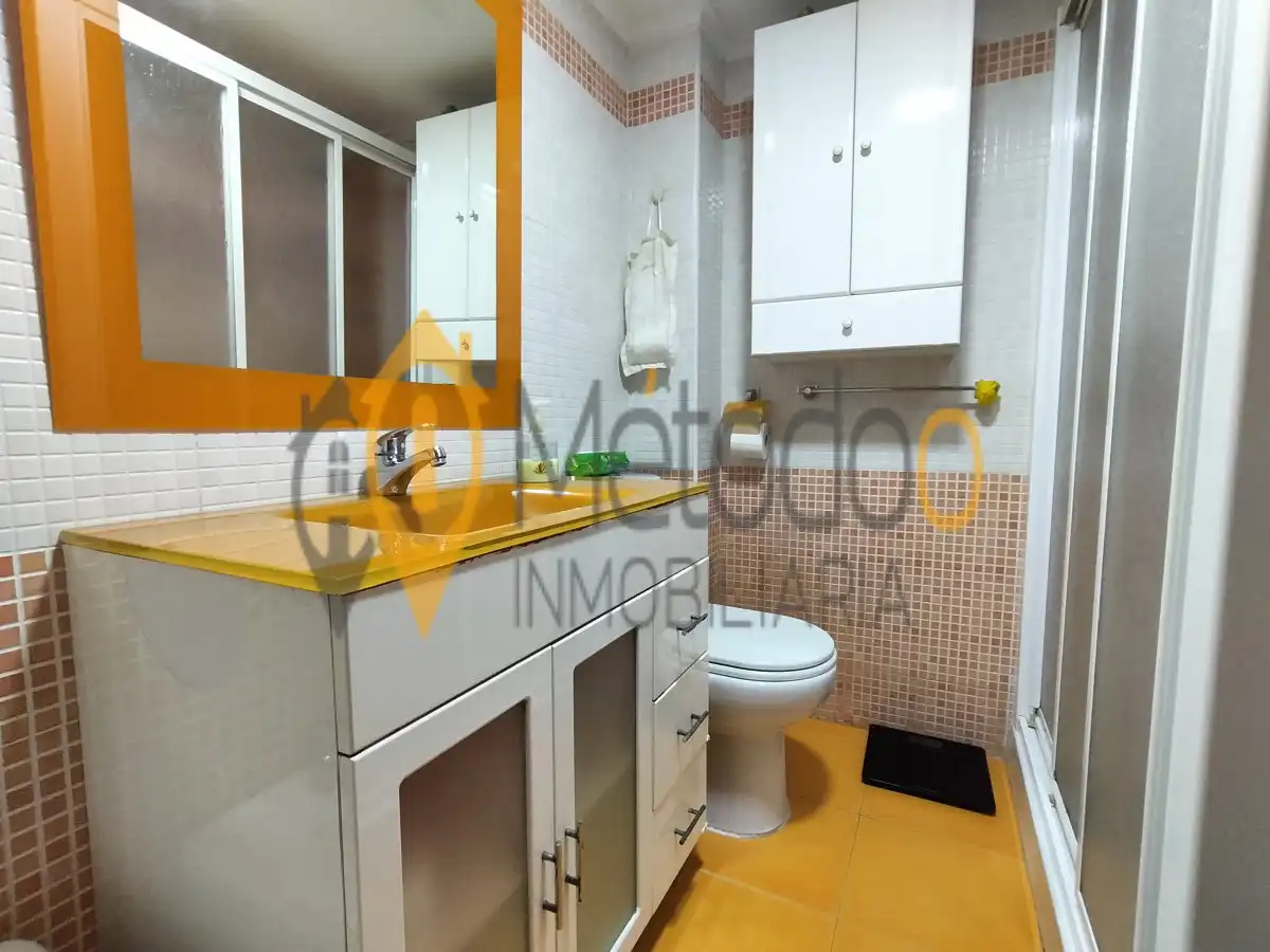 Badezimmer von Wohnung zum Verkauf in  Sevilla Capital mit Klimaanlage, Heizung und Möbliert