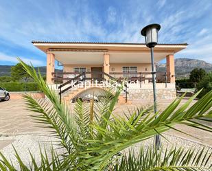 Vista exterior de Casa o xalet en venda en Gaianes amb Aire condicionat, Terrassa i Piscina