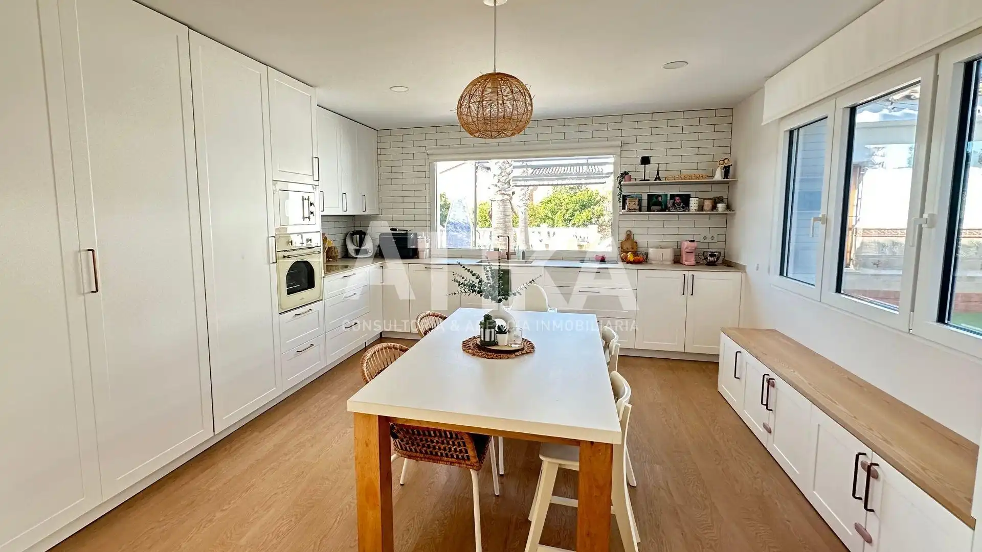 Kitchen of Houses for sale in Ontinyent  with Air Conditioner, Private garden and Parquet flooring
