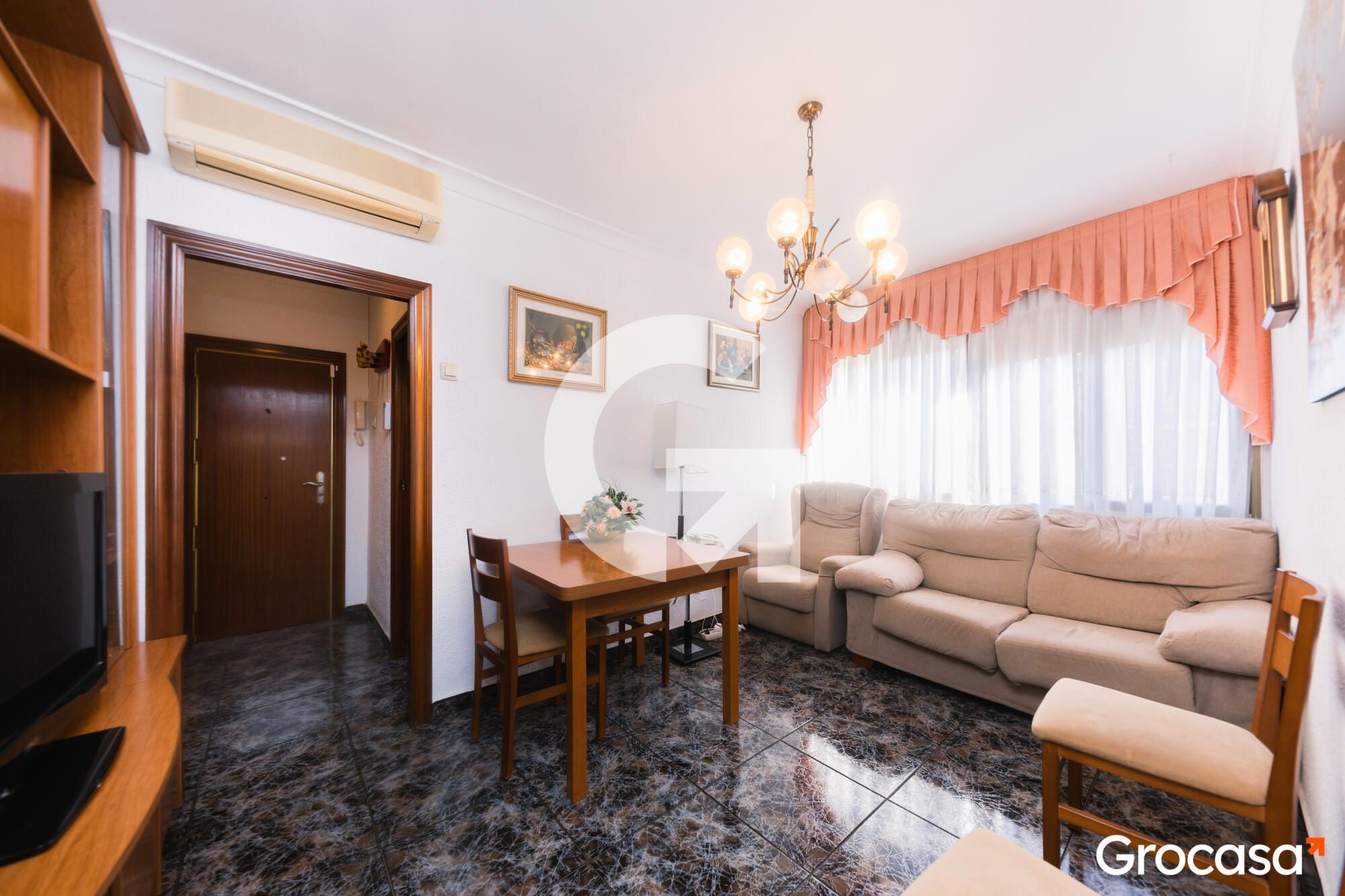Living room of Flat for sale in Cornellà de Llobregat  with Air Conditioner, Furnished and Oven