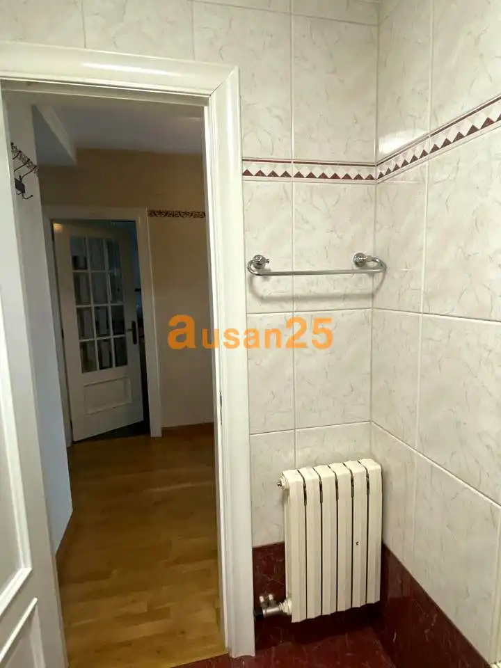Bany de Dúplex de lloguer en Aranda de Duero amb Calefacció, Parquet i Moblat