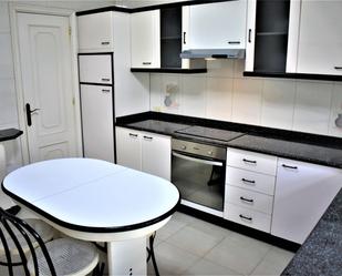 Kitchen of Flat for sale in Lugo Capital  with Heating, Parquet flooring and Oven