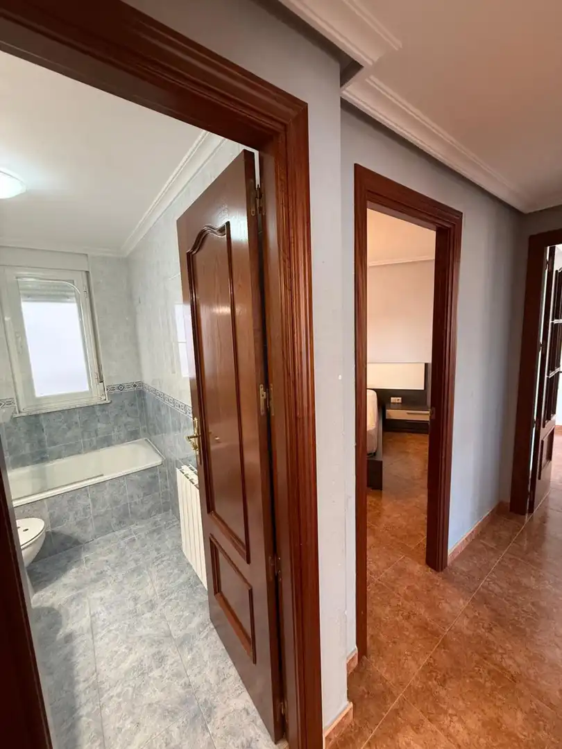 Bany de Pis en venda en Carbajosa de la Sagrada amb Calefacció i Balcó