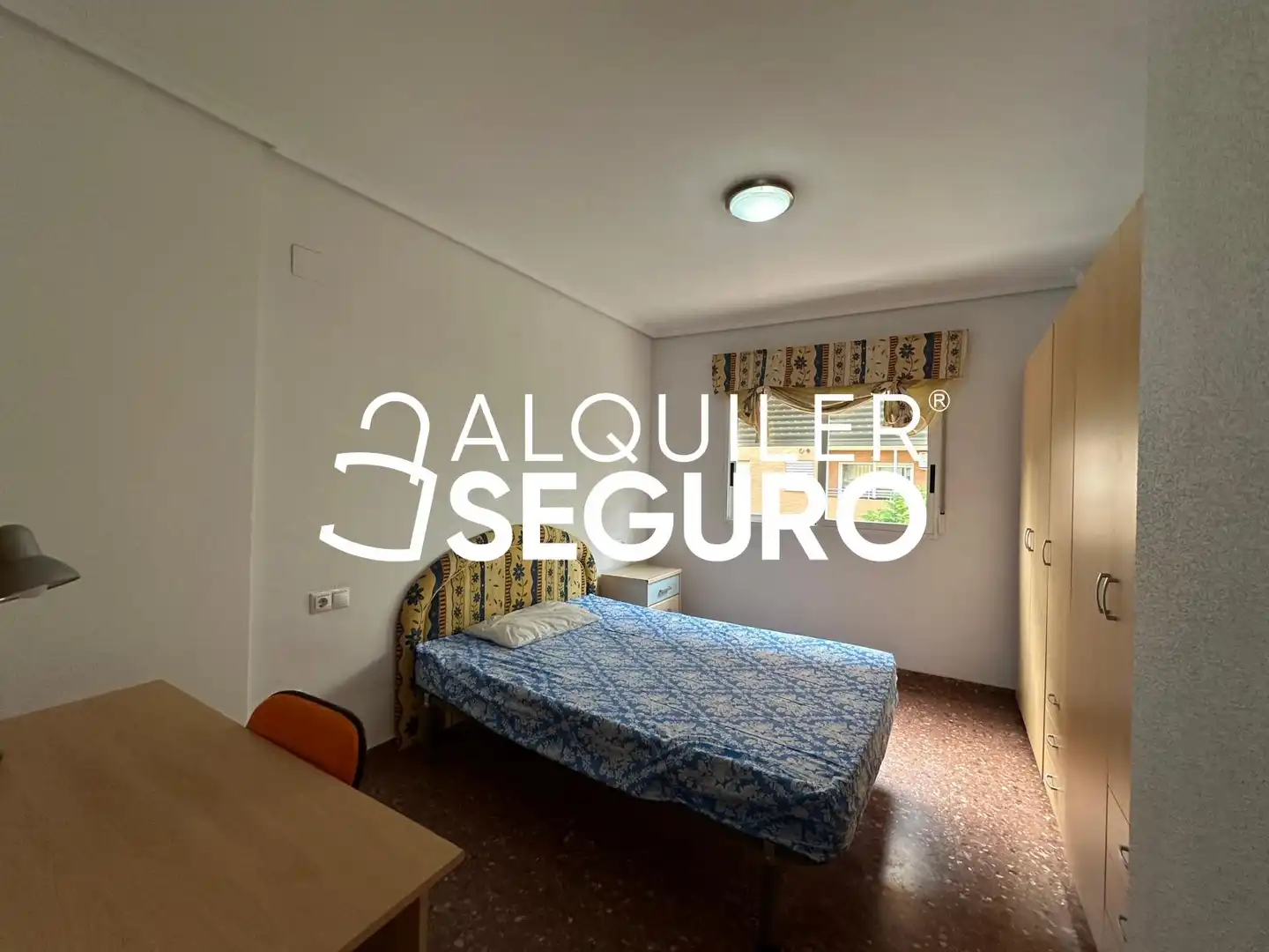 Bedroom of Flat for rent in Torrent  with Air Conditioner and Furnished