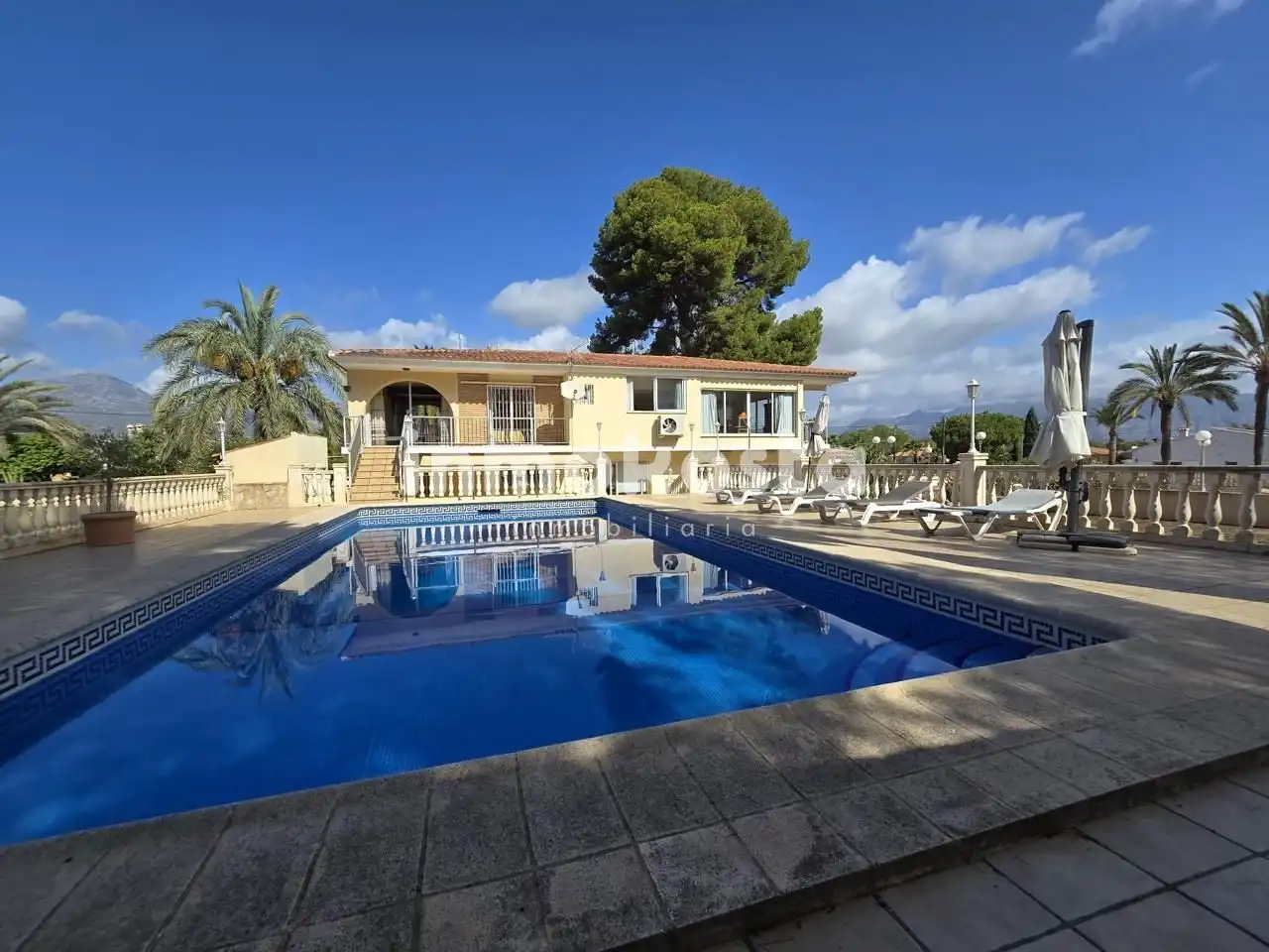 Swimming pool of Houses for sale in L'Alfàs del Pi  with Air Conditioner, Heating and Private garden