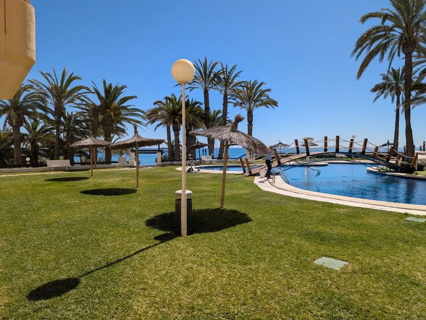 Piscina de Apartament en venda en El Campello amb Jardí privat, Terrassa i Piscina comunitària