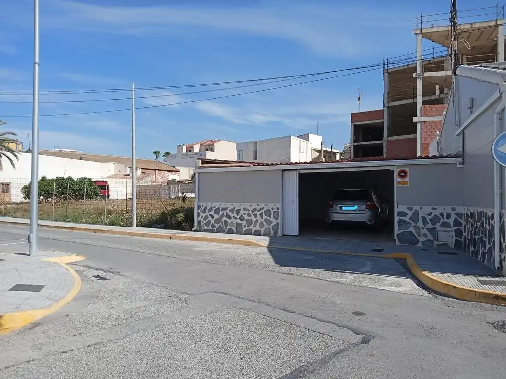 Casa con piscina en venta en Los Montesinos, imagen 3