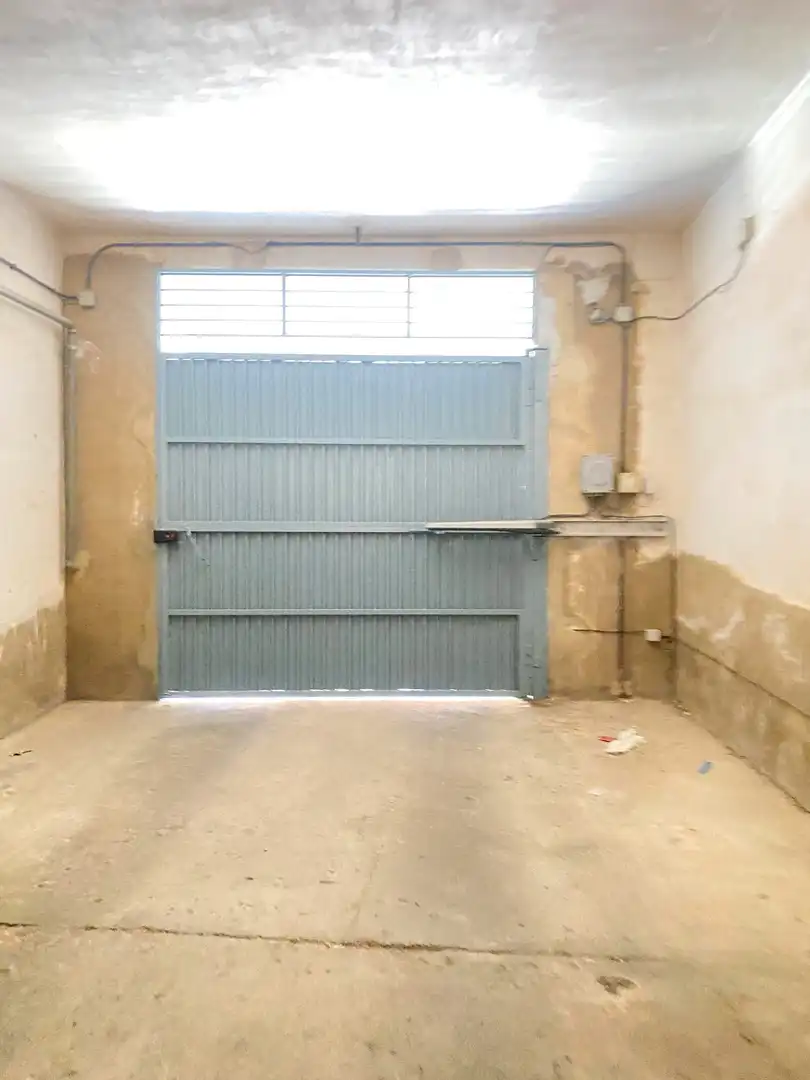 Locale commerciale in vendita a Carlet