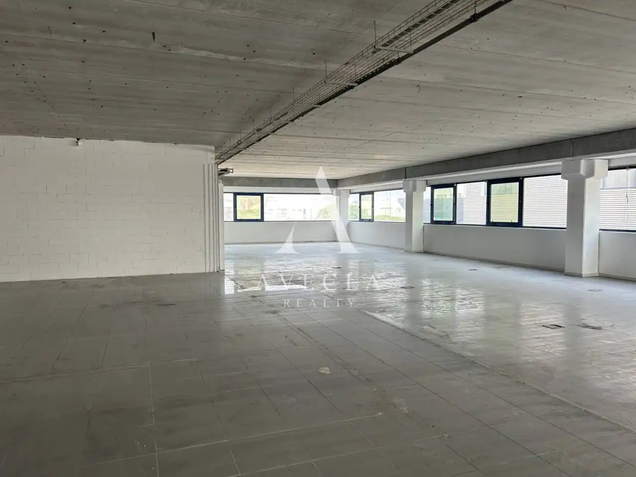 Nave industrial de alquiler en Badalona
