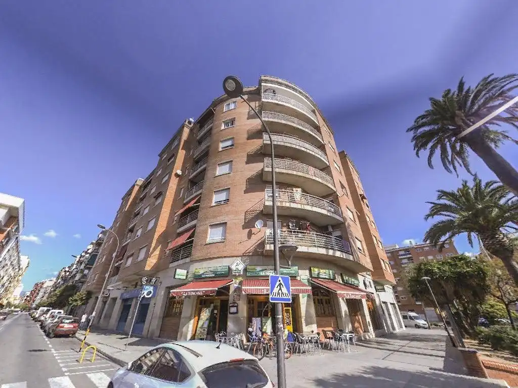 Flat with terrace for sale in Centre