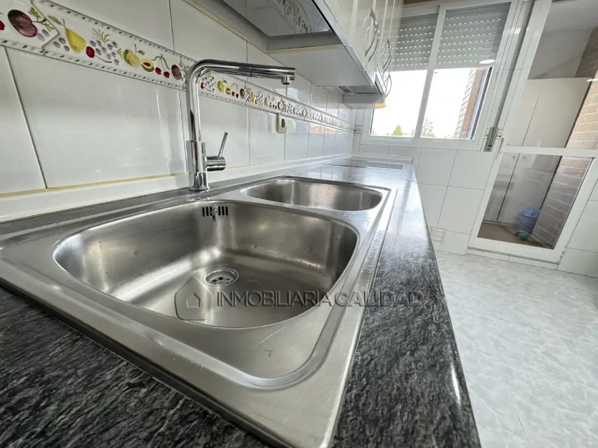 Cocina de Piso de alquiler en Burgos con Calefacción y Amueblado