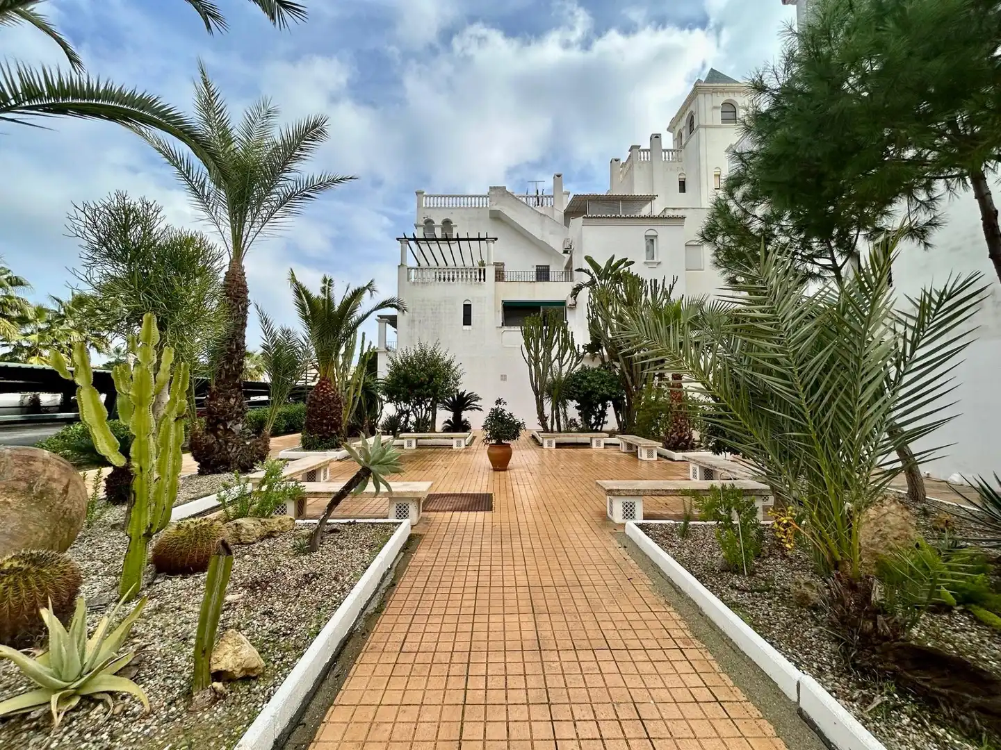Exterior view of Attic for sale in Roquetas de Mar  with Private garden, Terrace and Furnished