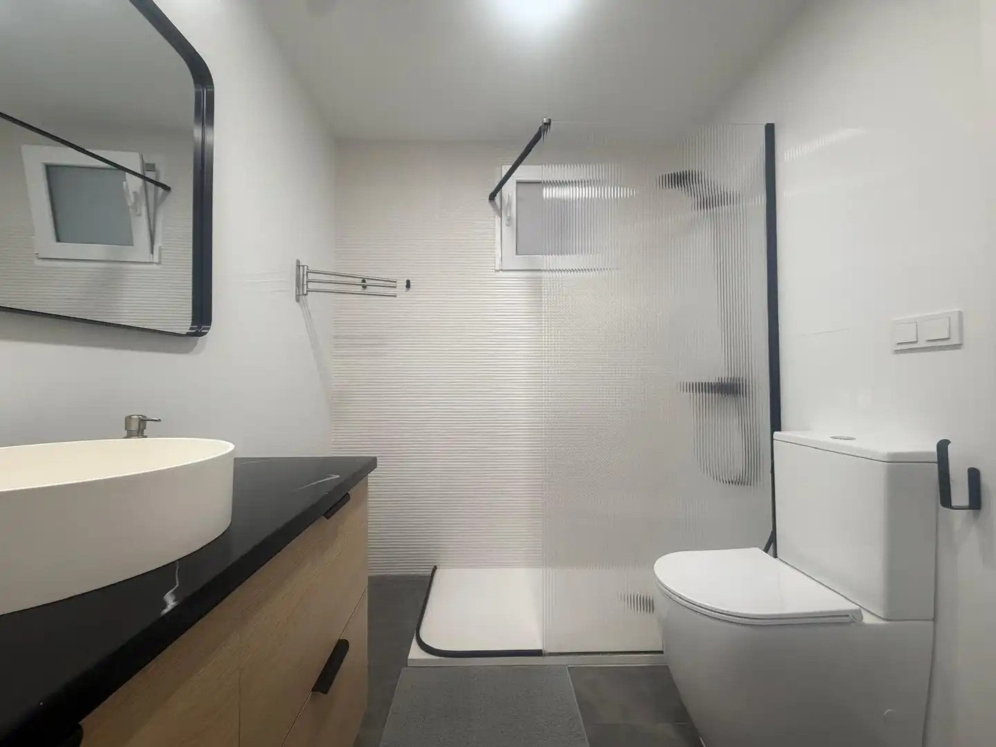 Badezimmer von Erdgeschoss zum Verkauf in Alicante / Alacant mit Möbliert