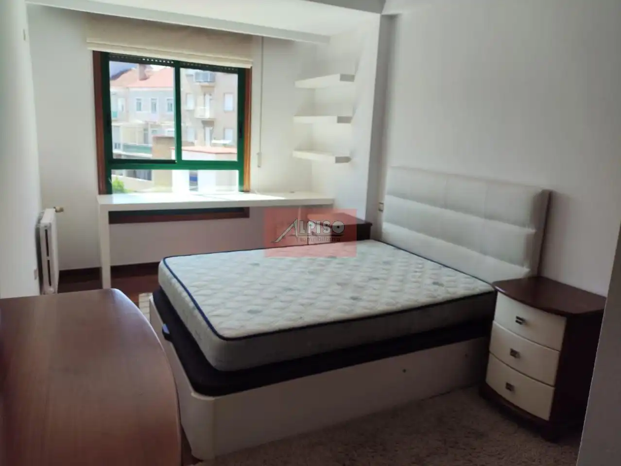 Habitación de Piso de alquiler en Ourense Capital  con Calefacción, Parquet y Amueblado