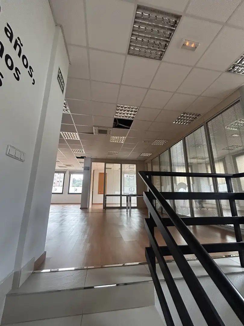 Oficina amb ascensor de lloguer a Calle Purita de la Riva, imagen 20