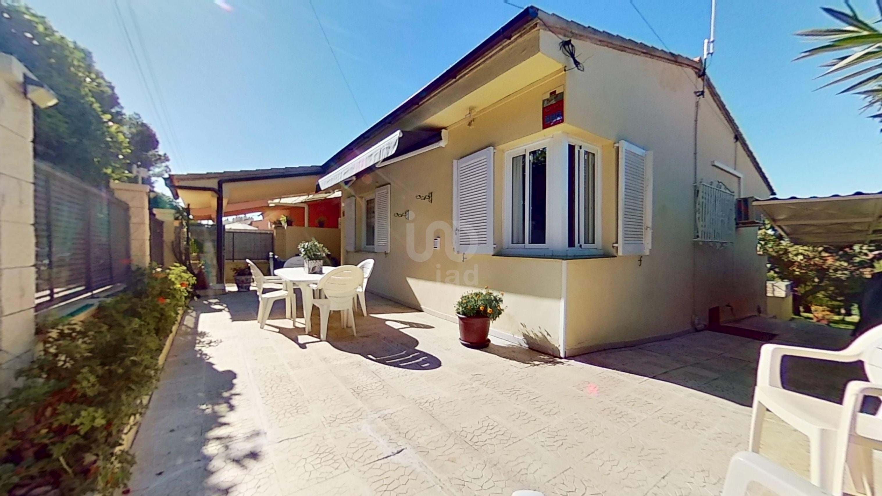 Exterior view of Single-family semi-detached for sale in Banyeres del Penedès  with Air Conditioner, Heating and Terrace