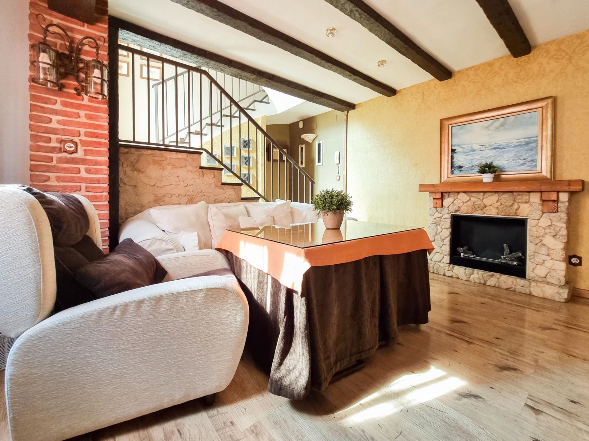 Sala d'estar de Casa adosada en venda en  Jaén Capital amb Aire condicionat, Terrassa i Traster
