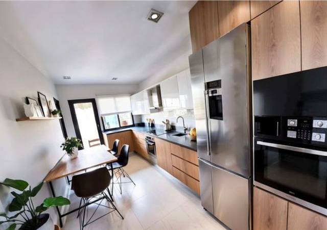 Casa adosada en Venta en Calle de Cintra en Abrantes