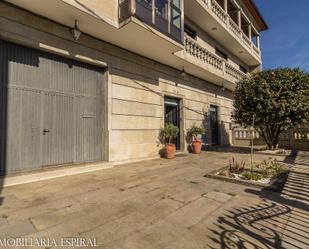 Vista exterior de Casa o xalet en venda en Pontevedra Capital  amb Calefacció, Jardí privat i Terrassa
