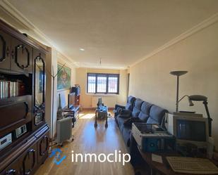 Living room of Flat for sale in Salamanca Capital  with Terrace