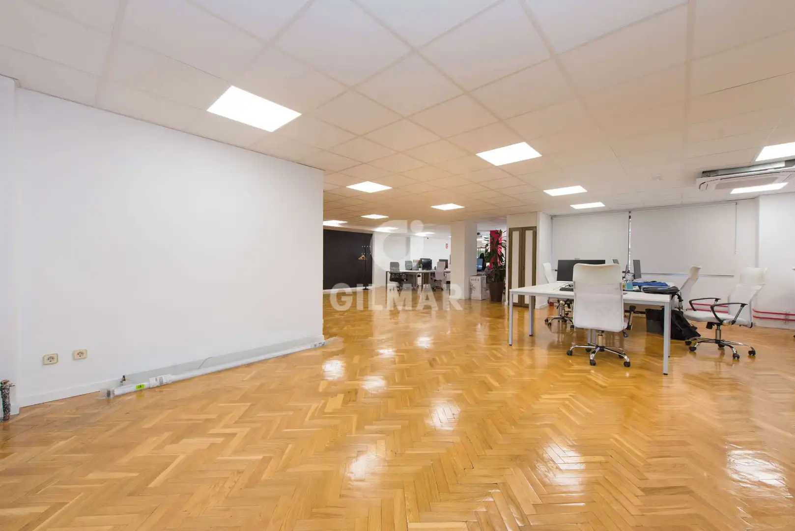 Büro zum Verkauf in Madrid mit Heizung