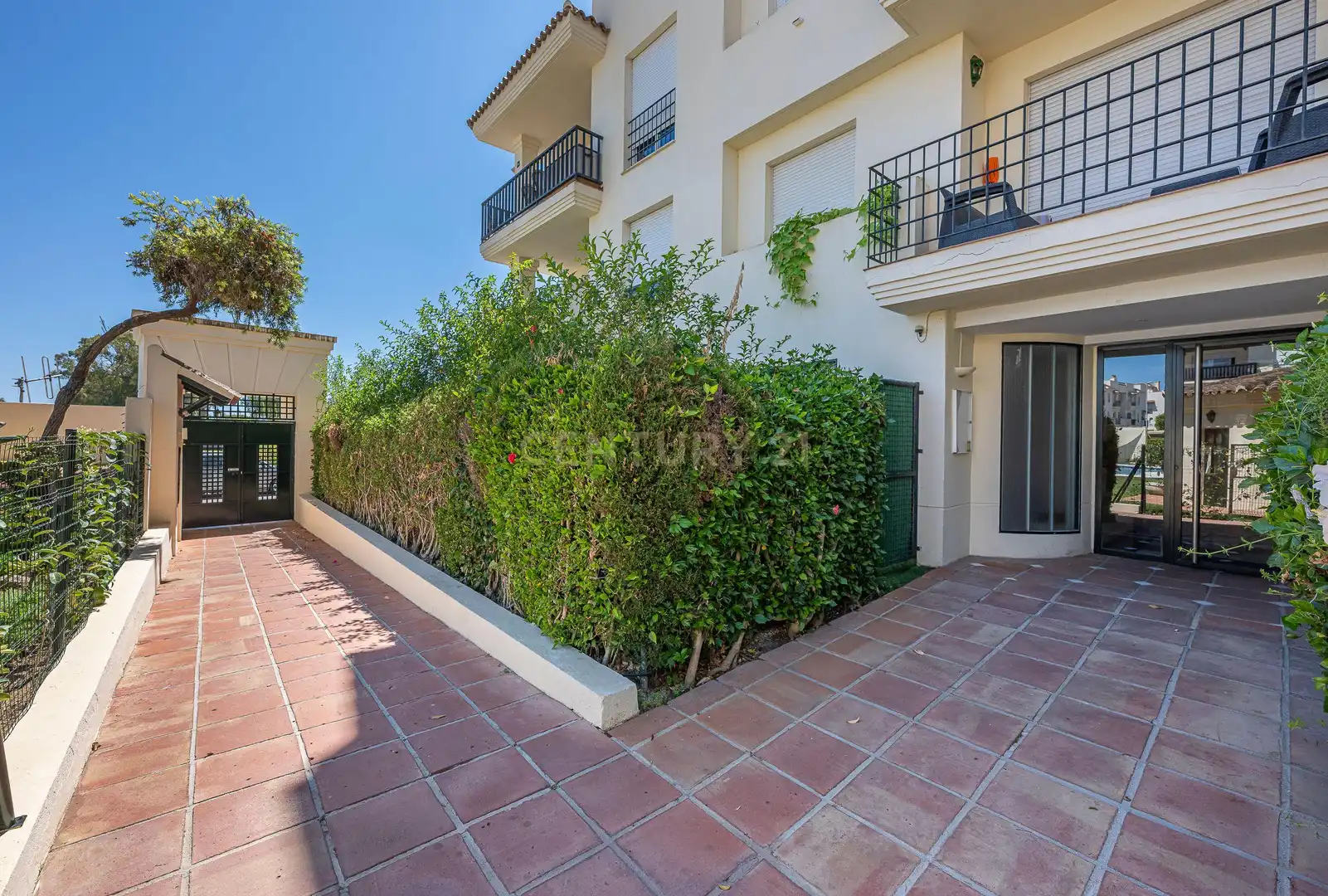 Vista exterior de Apartamento en venta en Marbella con Aire acondicionado, Trastero y Lavadora