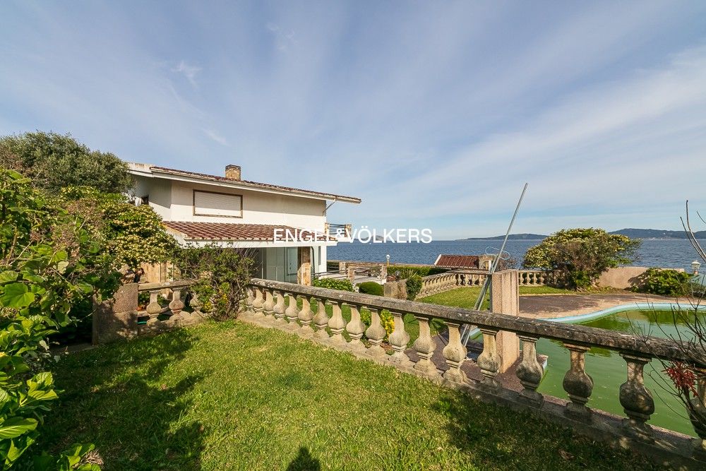 Exterior view of House or chalet for sale in Vigo   with Heating, Private garden and Parquet flooring