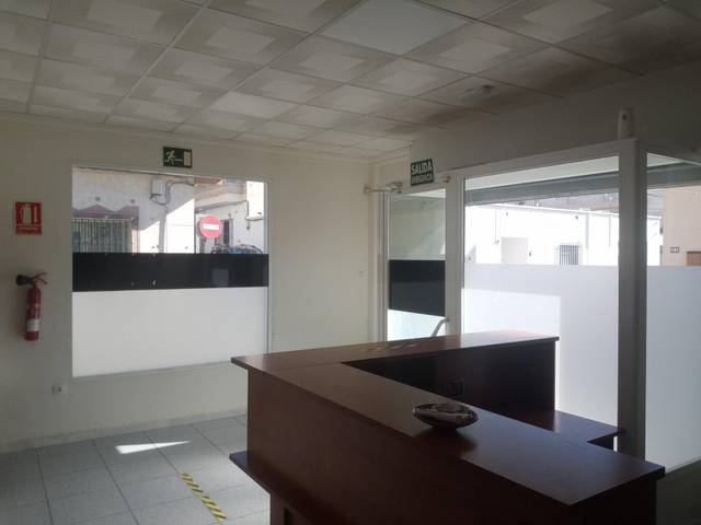 Local comercial en Alquiler en San Isidro - Campohermoso