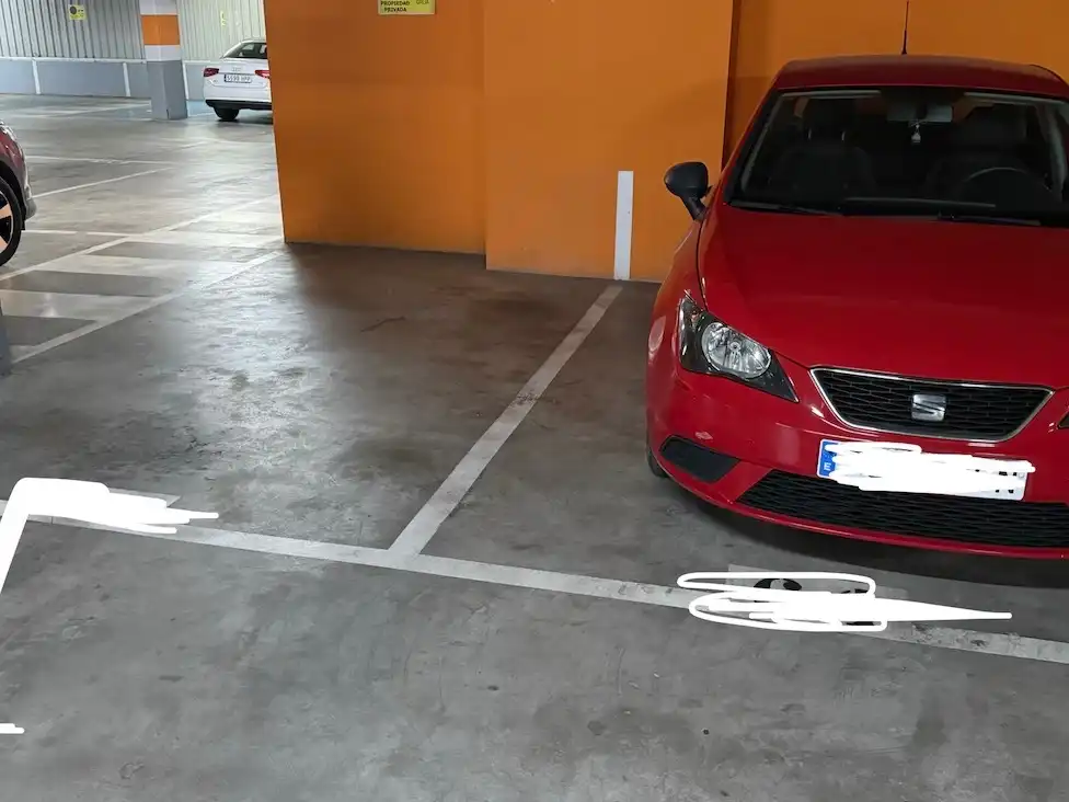 Parkplatz von Garage zur Miete in Valencia mit Alarm