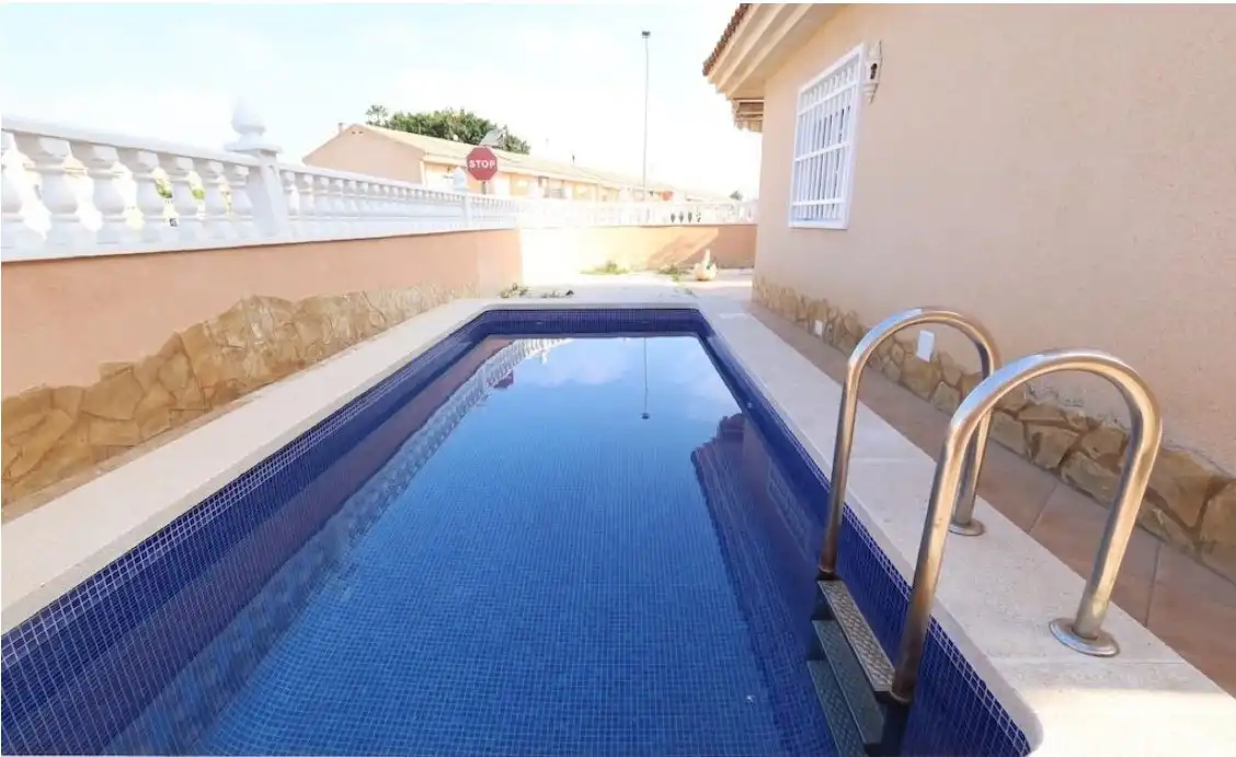 Piscina de Casa o chalet en venta en Torrevieja con Terraza, Piscina y Amueblado