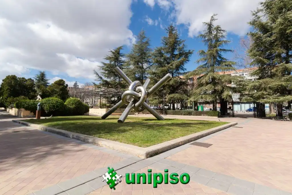 Vista exterior de Pis en venda en Leganés amb Aire condicionat, Jardí privat i Piscina
