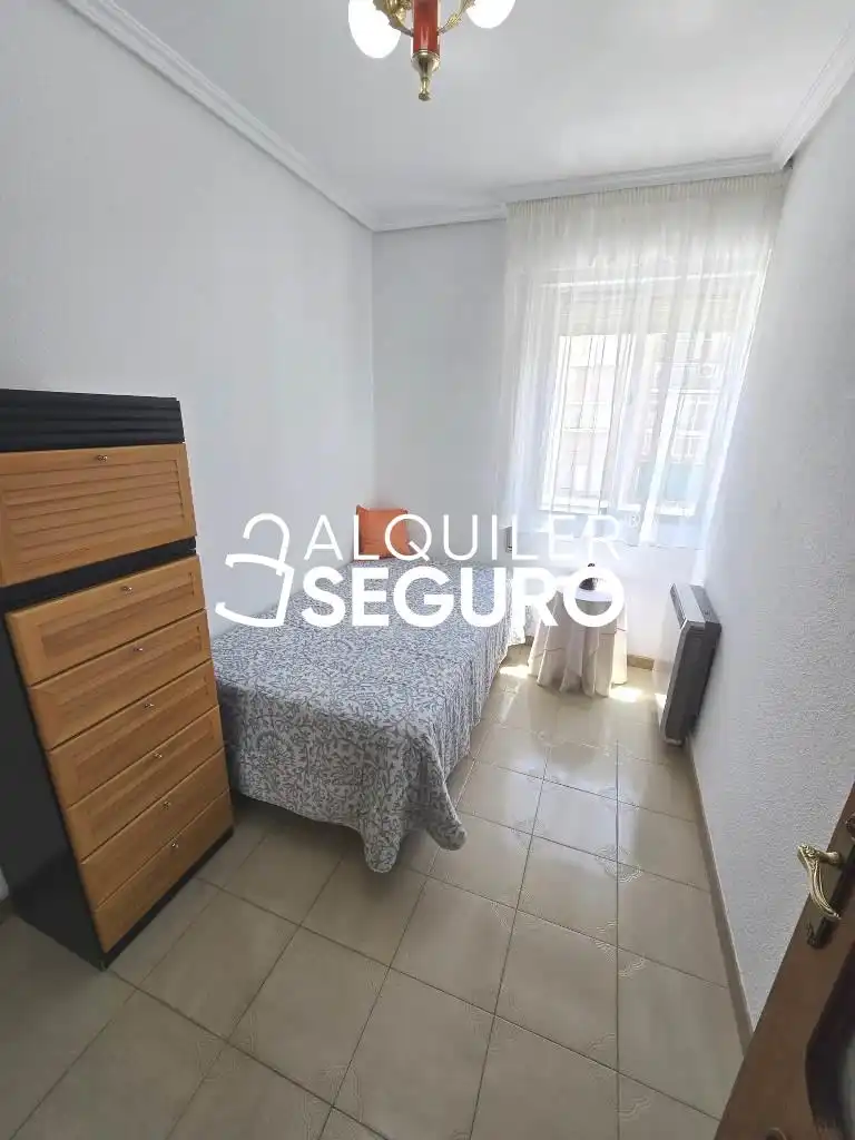 Habitación de Piso de alquiler en Alcalá de Henares con Aire acondicionado, Calefacción y Terraza