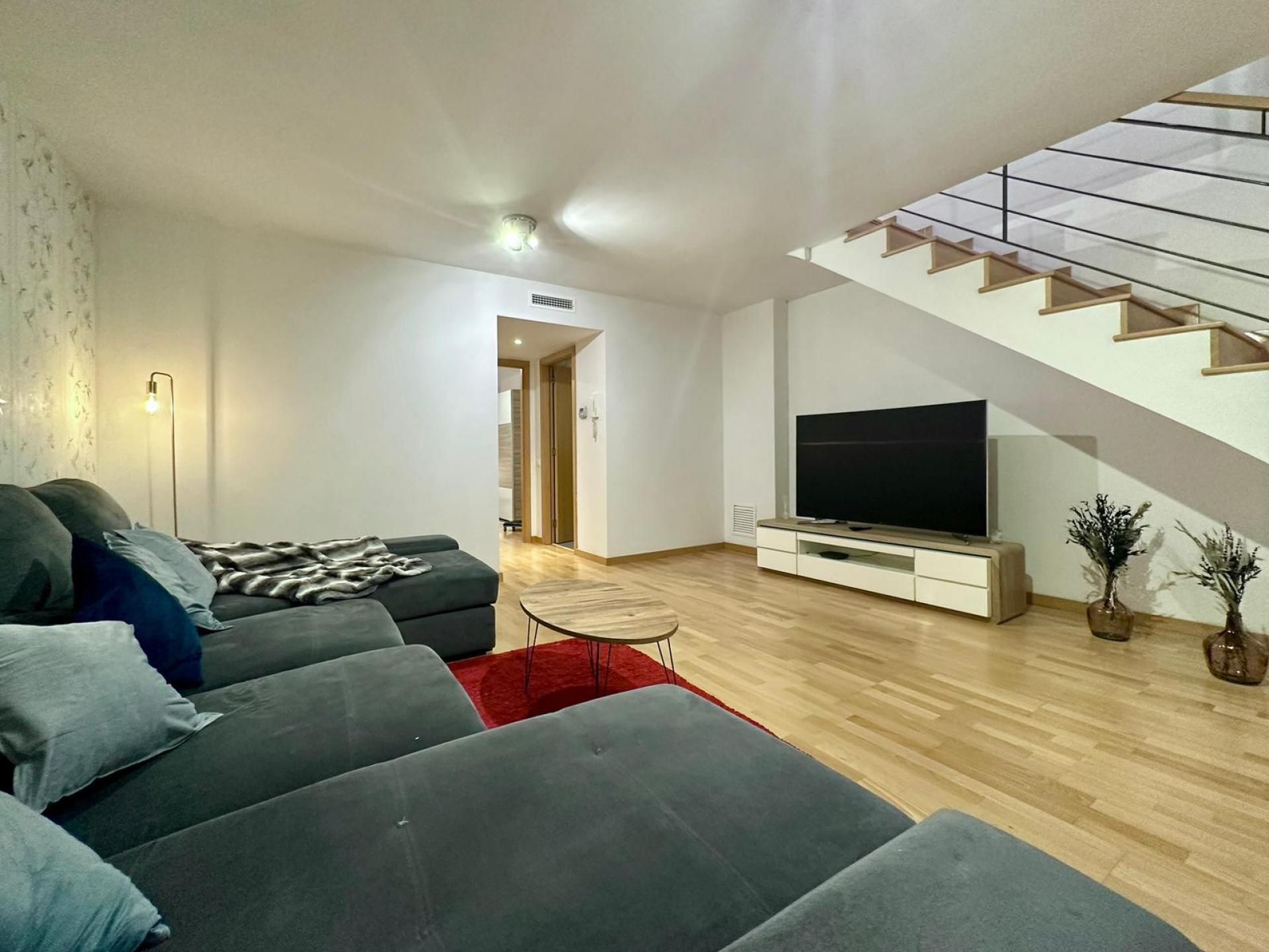 Sala d'estar de Dúplex en venda en  Barcelona Capital amb Aire condicionat, Parquet i Moblat