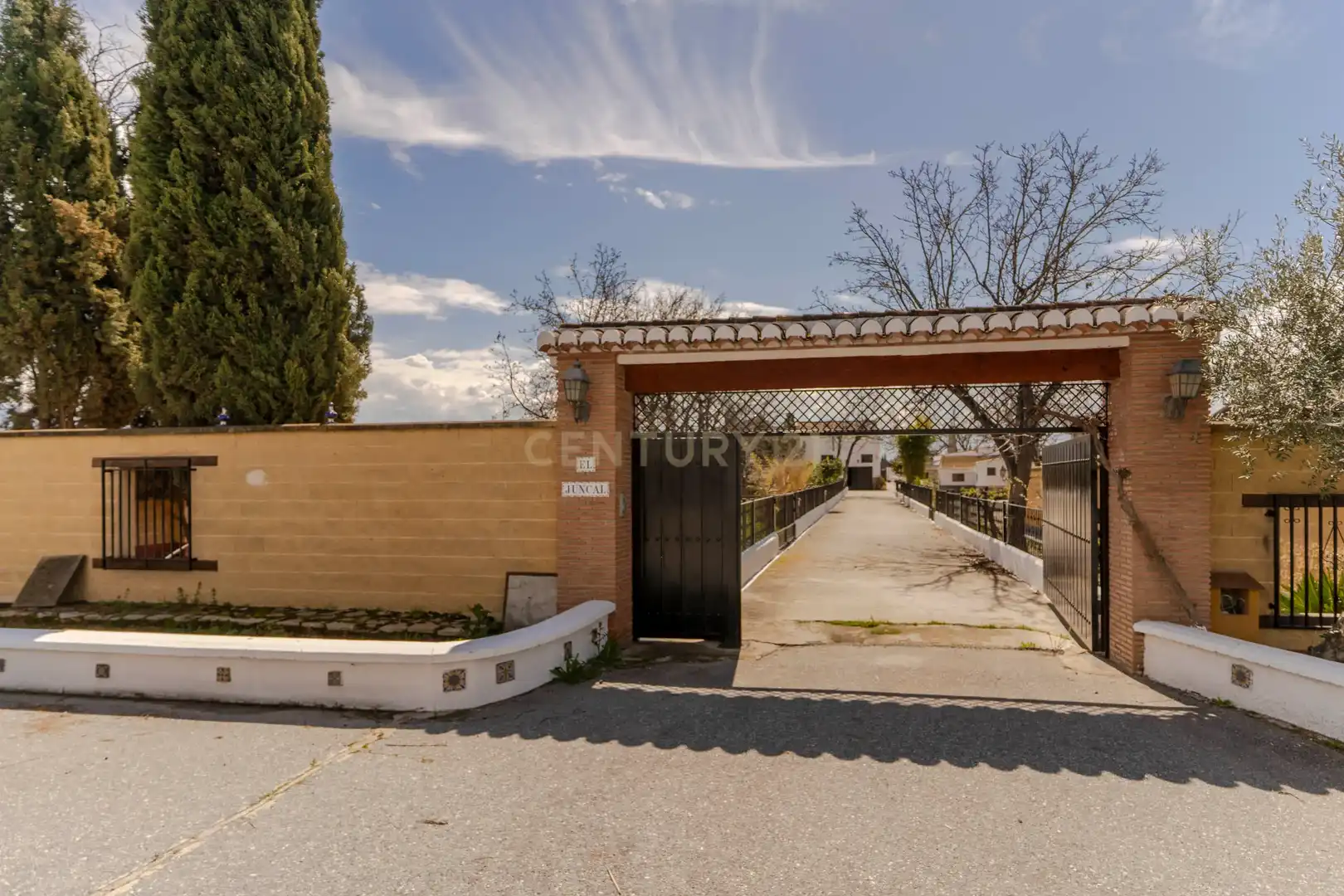 Außenansicht von Haus oder Chalet zum Verkauf in Granada mit Klimaanlage, Privatgarten und Abstellraum