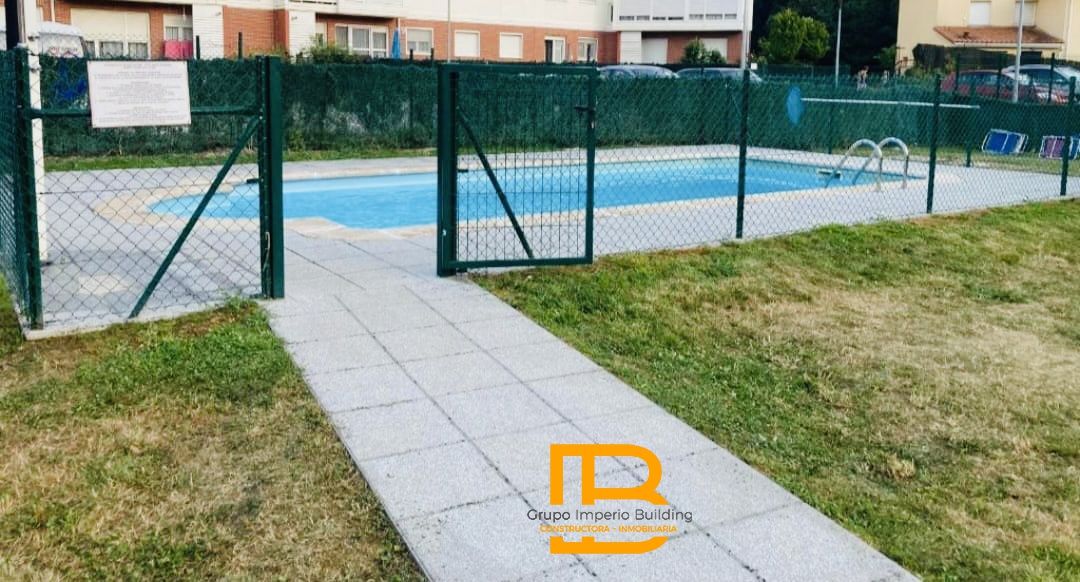 Piscina de Pis en venda en Voto amb Calefacció, Parquet i Terrassa