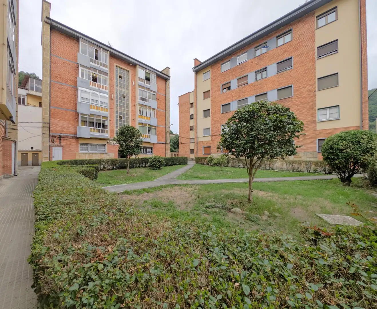 Vista exterior de Pis en venda en Aller amb Calefacció, Terrassa i Traster