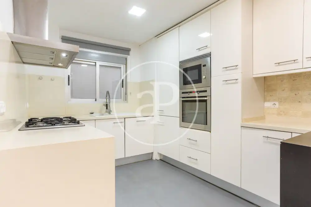 Küche von Wohnung zur Miete in Valencia mit Klimaanlage, Heizung und Abstellraum