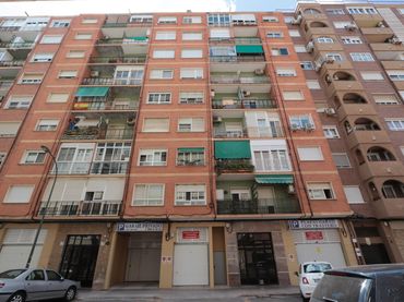 Piso con balcón en venta en Calle San Leandro