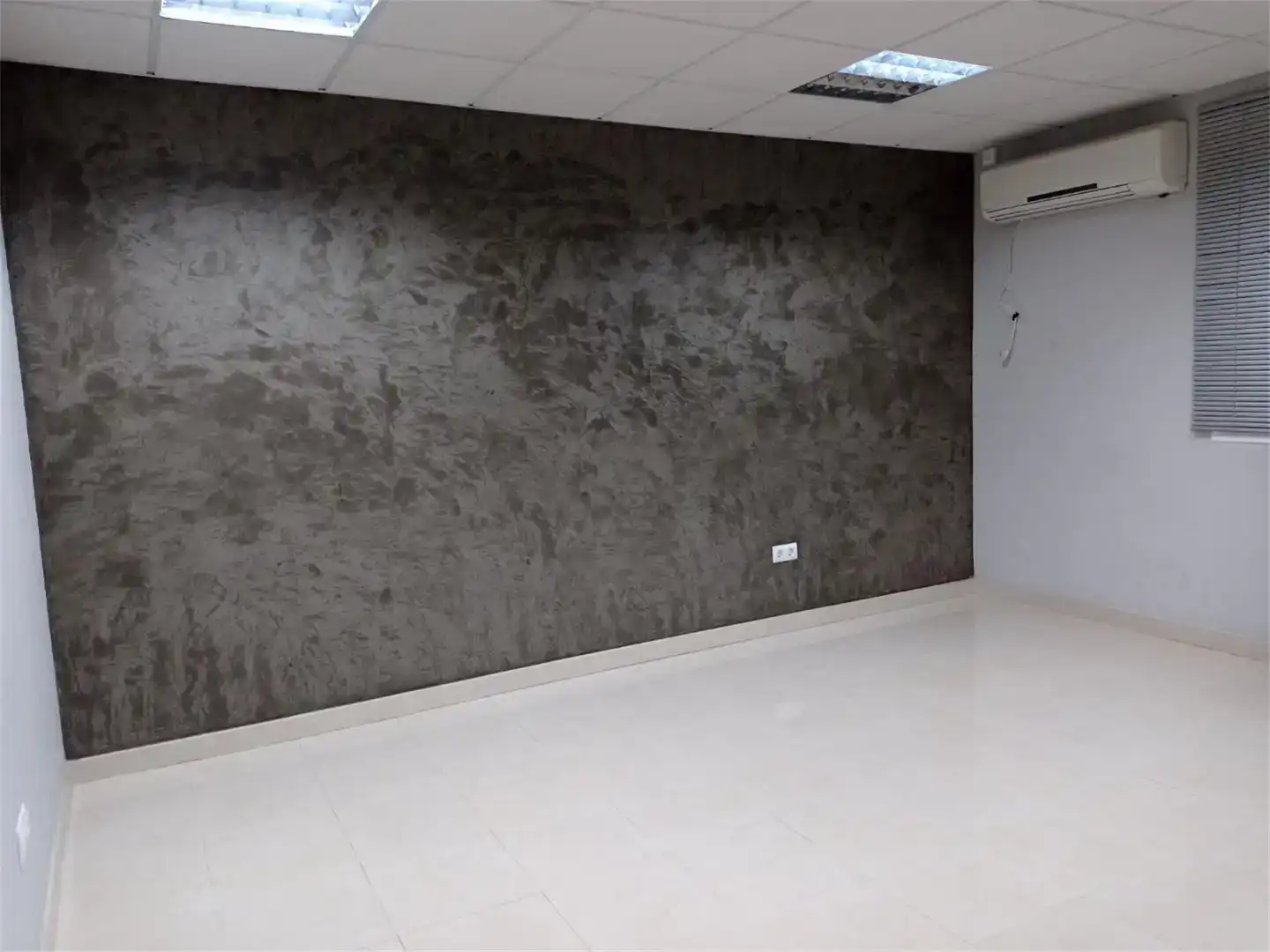Oficina en venta en Burguillos, Sevilla