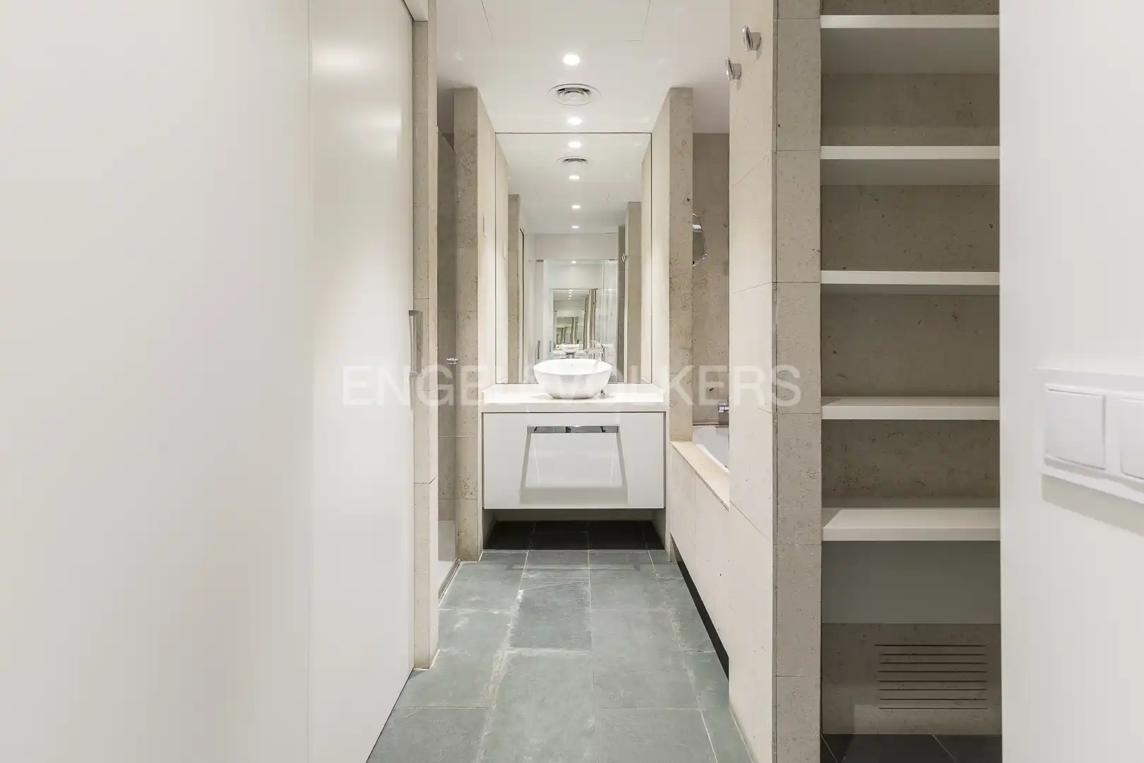 Baño de Piso en venta en Barcelona con Aire acondicionado, Calefacción y Amueblado
