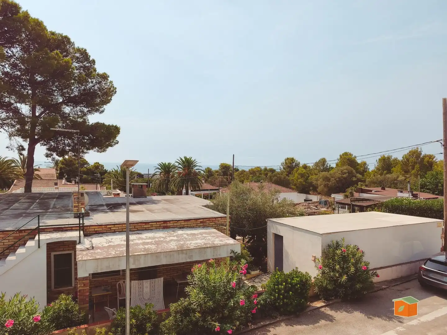 Vista exterior de Casa adosada en venda en Alcanar amb Jardí privat, Terrassa i Moblat