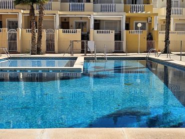 Casa pareada con piscina en venta en Playa del Cura