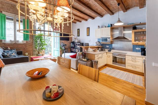 Piso en Venta en  GRAN DE GRACIA en Vila de Gràcia