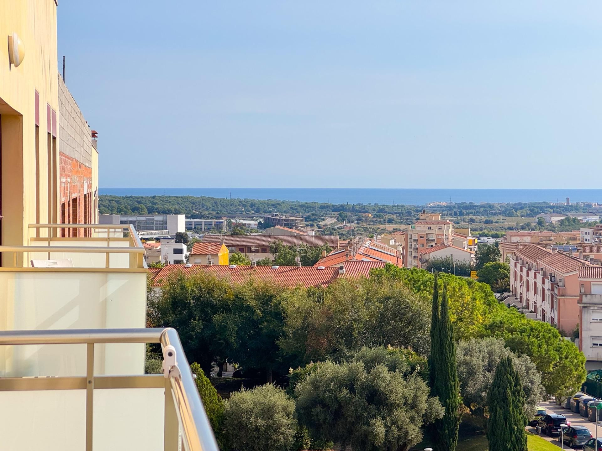 Vista exterior de Àtic en venda en El Vendrell amb Aire condicionat, Calefacció i Terrassa